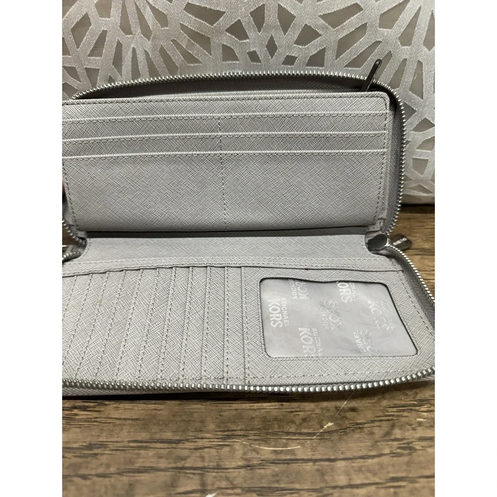 Michael Kors Jet Set Travel Continental Luggage Gray Leather Wristlet/Wallet‎